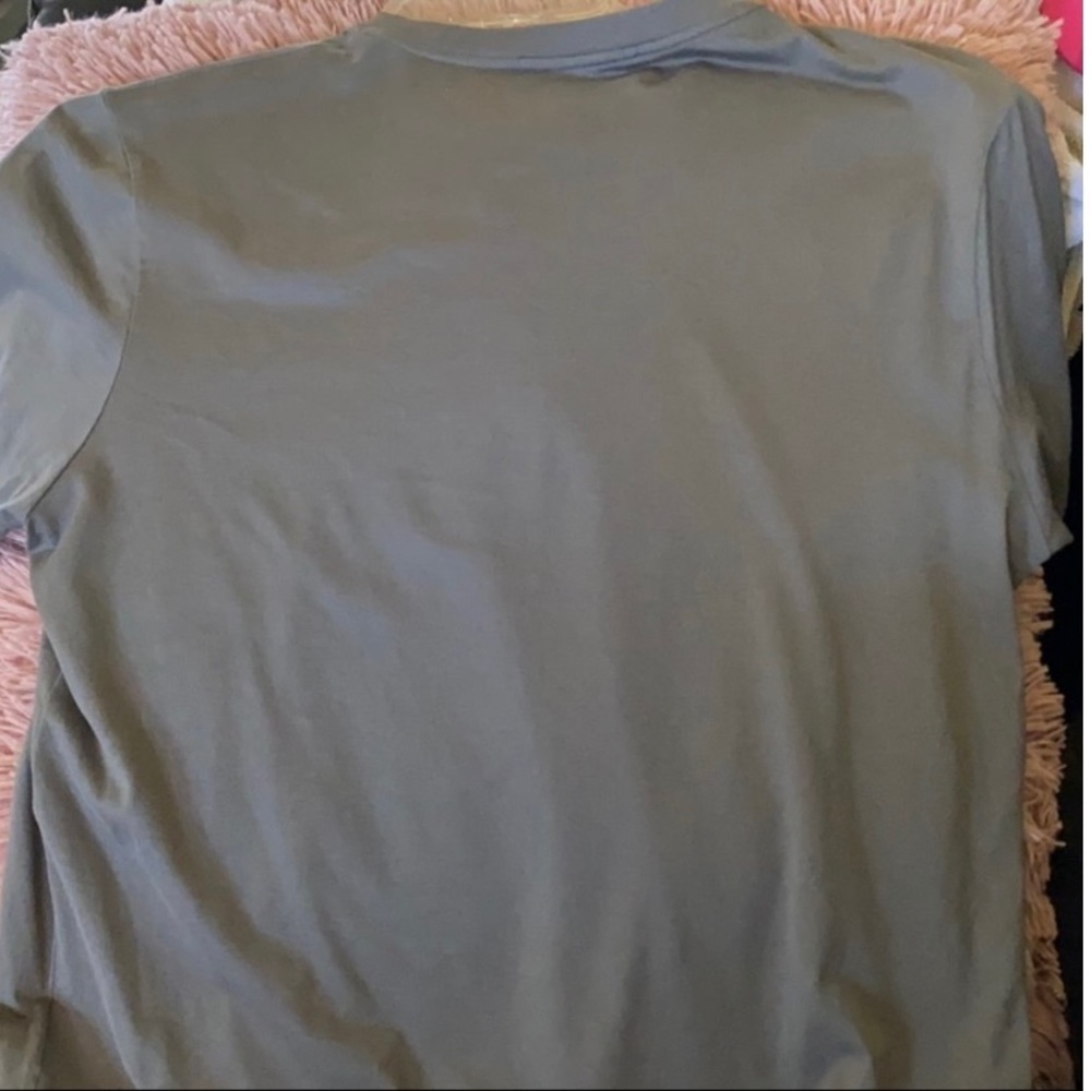 Louis Vuitton Gray T-shirt - Picture 5 of 5